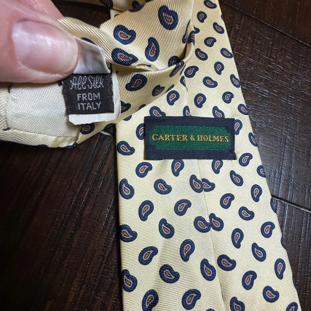 Vintage Carter & Holmes Mens Silk Tie Butter Yellow Navy Paisley Italian Necktie